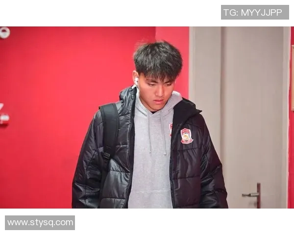 李昊在比赛中展现出色表现成功零封对手赢得胜利 李昊在比赛中展现出色表现成功零封对手赢得胜利