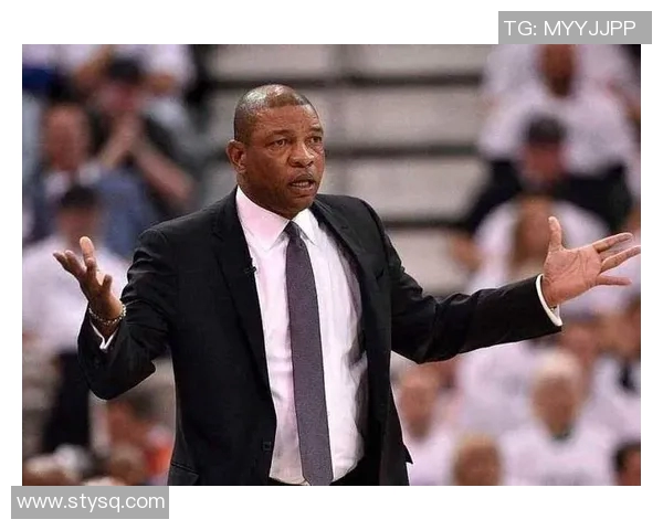 火箭主教练道格·里弗斯因涉嫌种族歧视被停职接任者为何人备受关注？